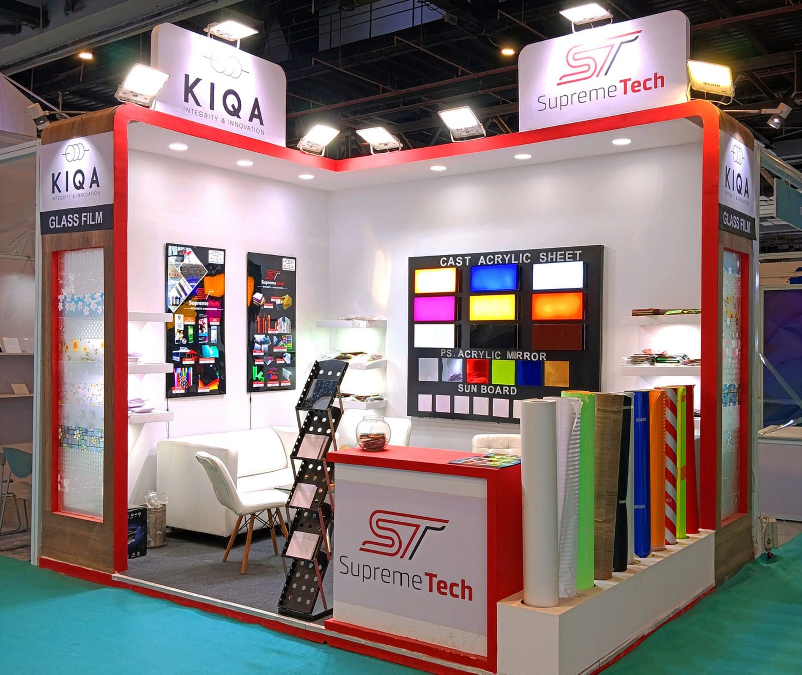Supreme Tech and KIQA exhibition stand displaying glass film, cast acrylic sheet, P.S. acrylic mirror, sun board and vinyl rolls
